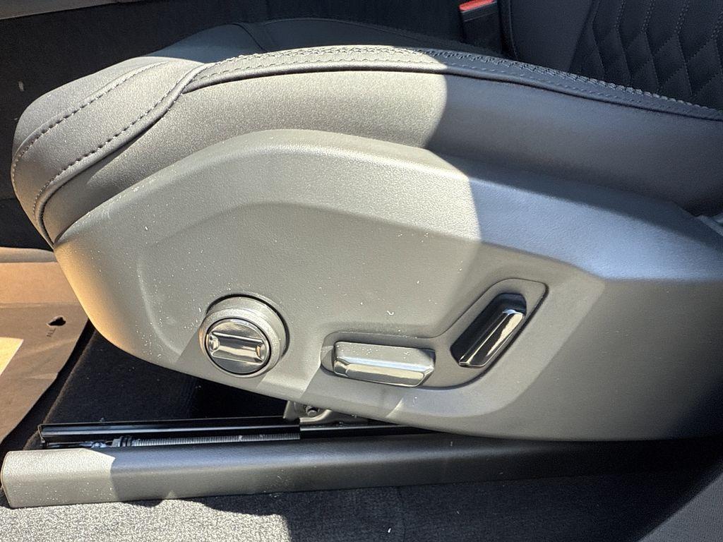 new 2025 Volvo XC90 car, priced at $65,445