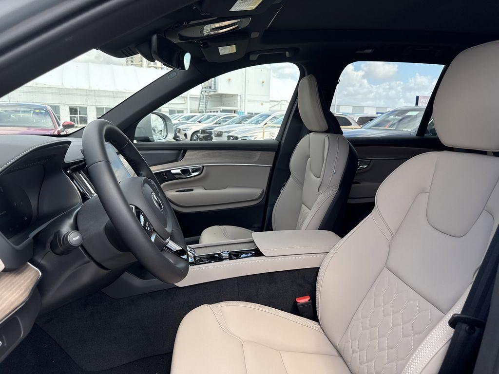 new 2025 Volvo XC90 car, priced at $62,504