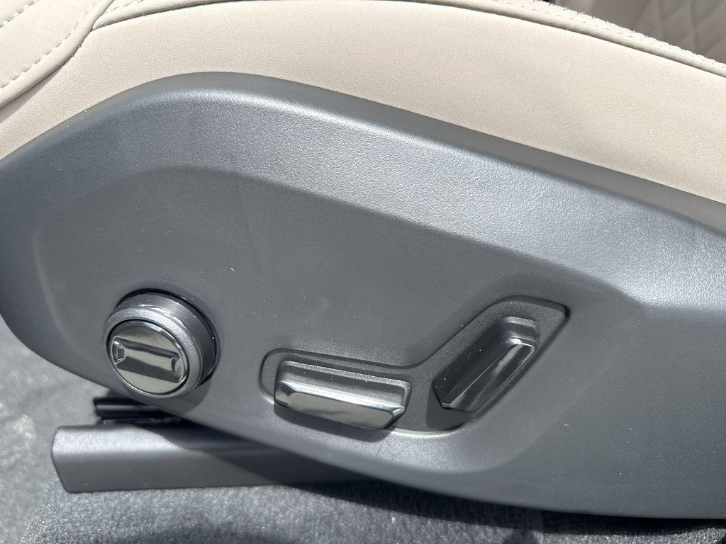 new 2025 Volvo XC90 car, priced at $62,504