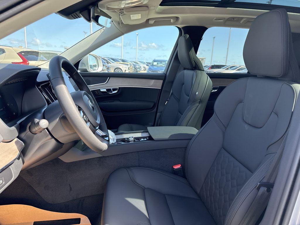 new 2025 Volvo XC90 car, priced at $59,745
