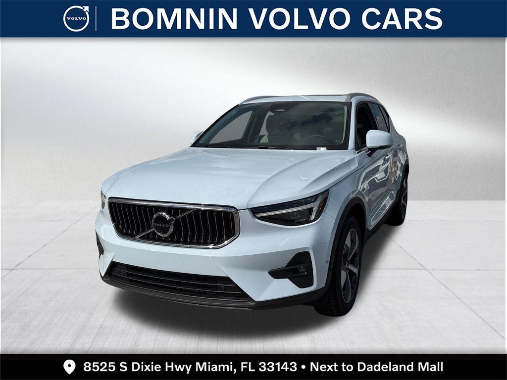 new 2025 Volvo XC40 car, priced at $45,315