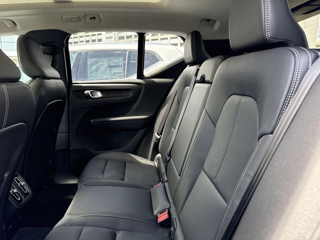 new 2025 Volvo XC40 car, priced at $39,465