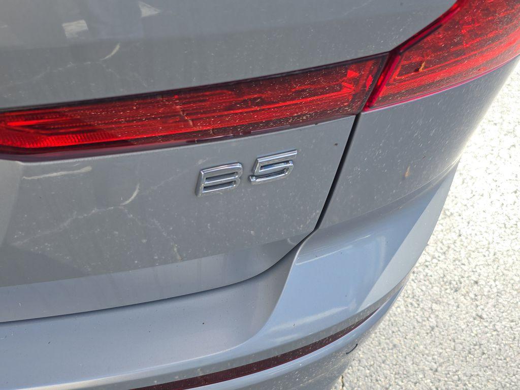 used 2022 Volvo XC60 car, priced at $27,990