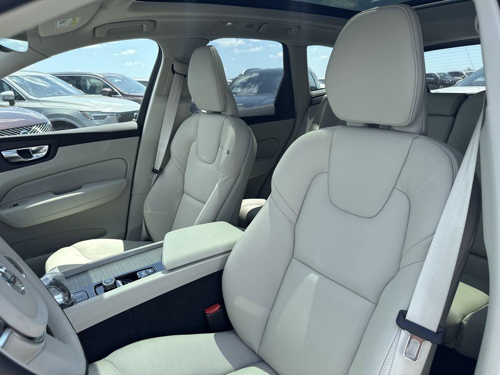 new 2025 Volvo XC60 car, priced at $48,585