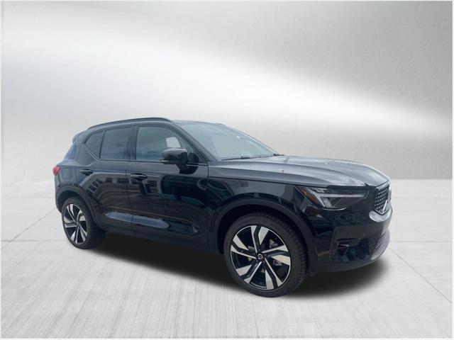 new 2024 Volvo XC40 car, priced at $40,020