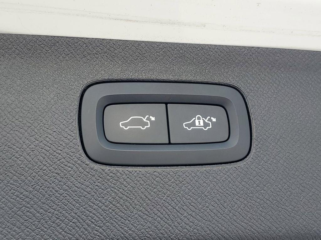 used 2022 Volvo XC90 car, priced at $34,990