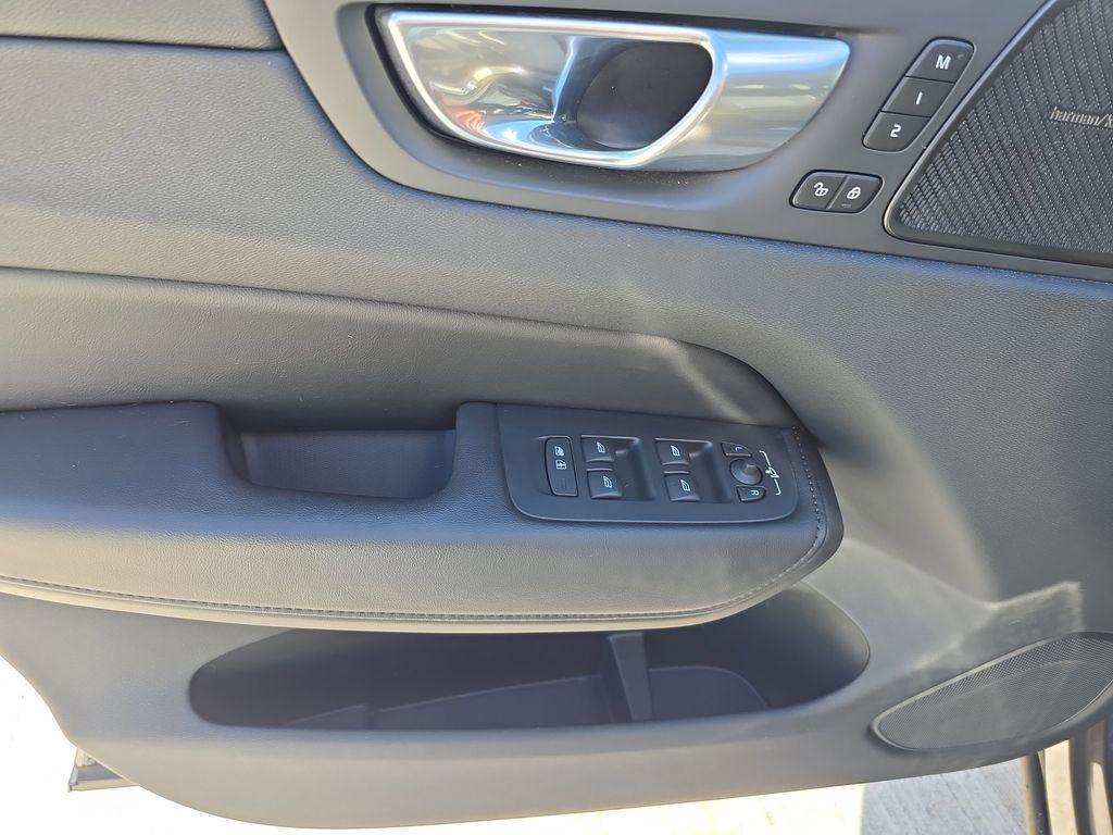 used 2023 Volvo XC60 car, priced at $33,990