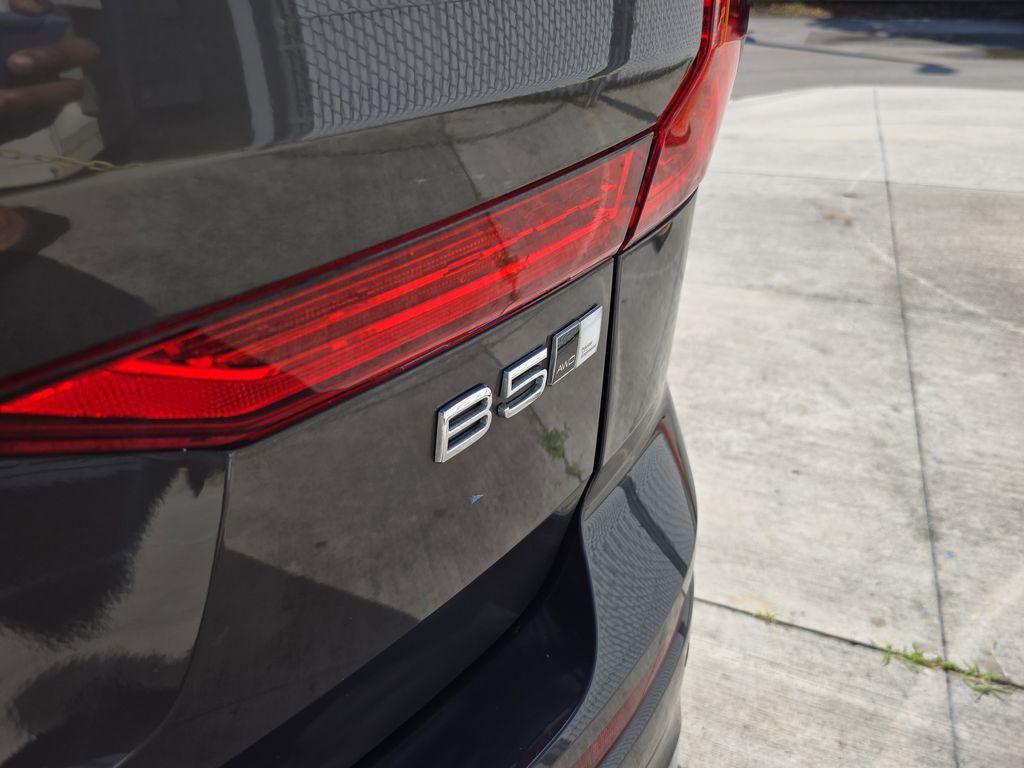 used 2023 Volvo XC60 car, priced at $33,990