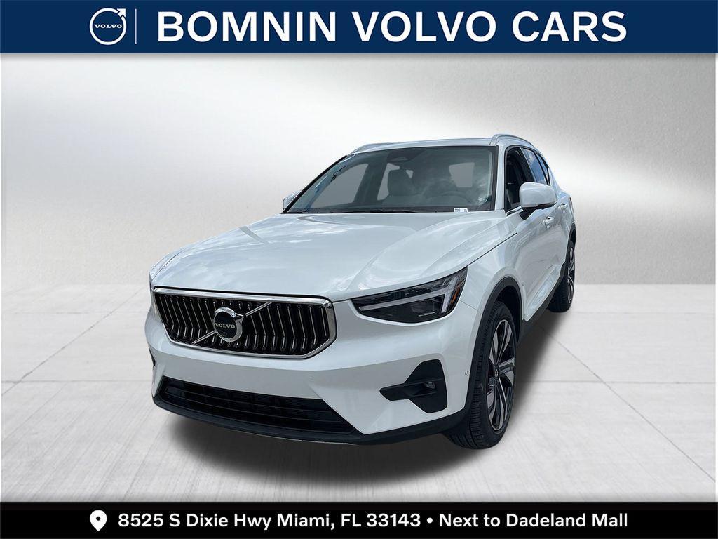 new 2025 Volvo XC40 car, priced at $47,040