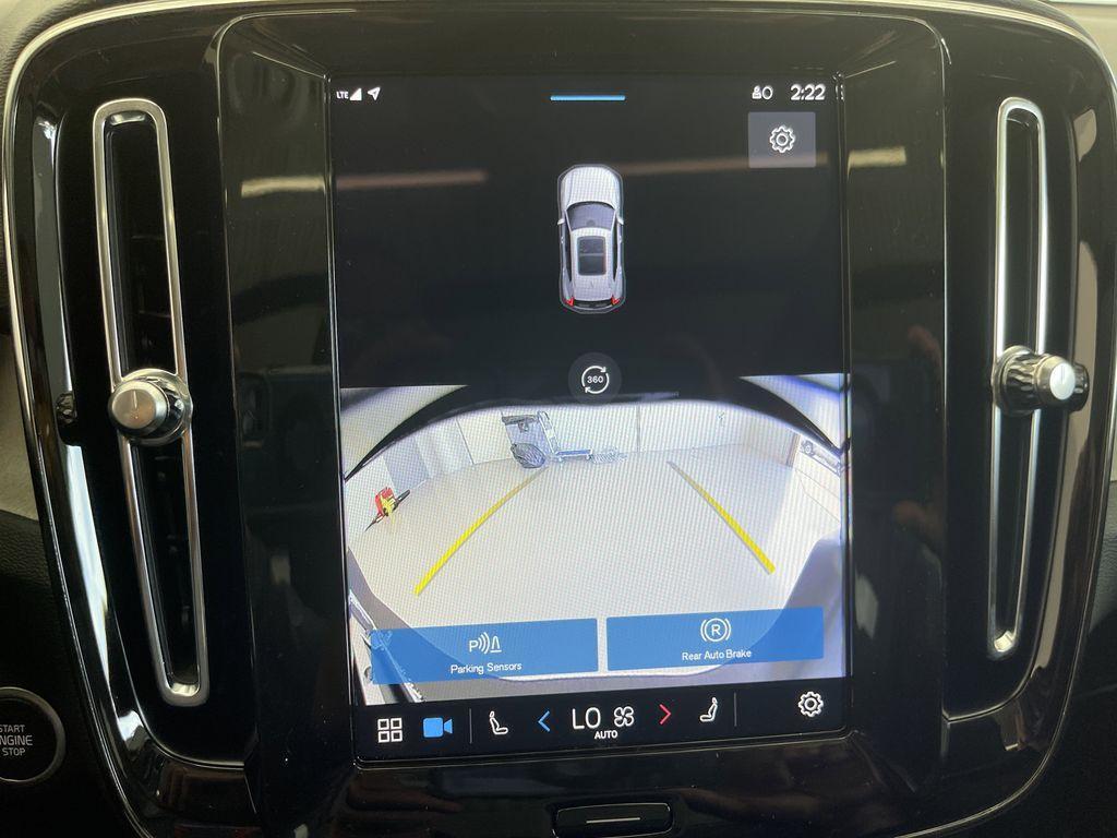 new 2024 Volvo XC40 car, priced at $42,075