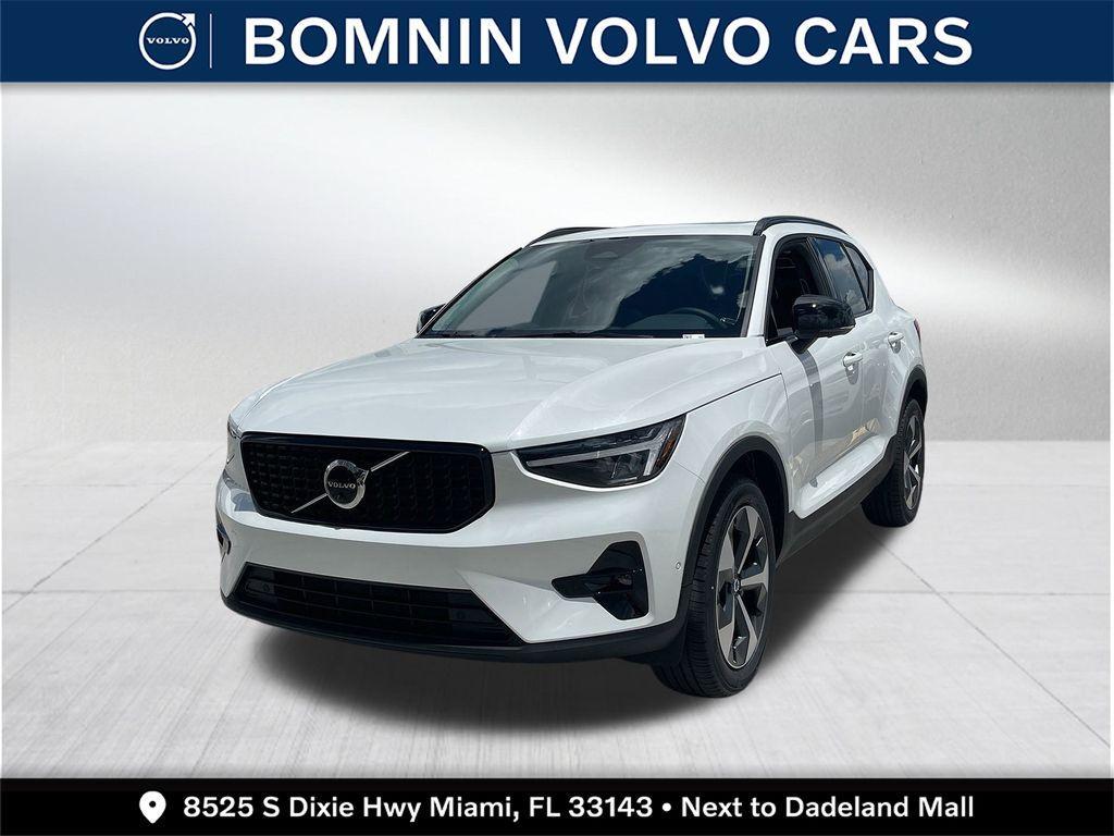 new 2025 Volvo XC40 car, priced at $44,415