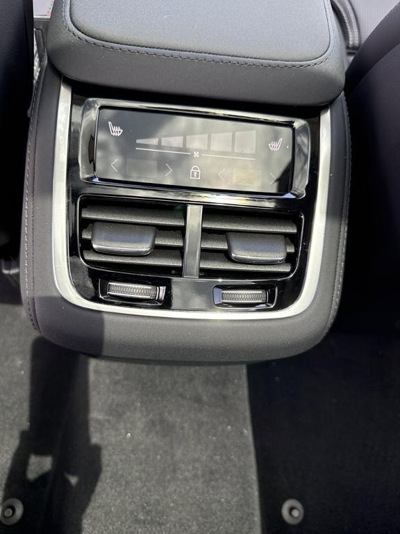 new 2025 Volvo XC90 car, priced at $73,640
