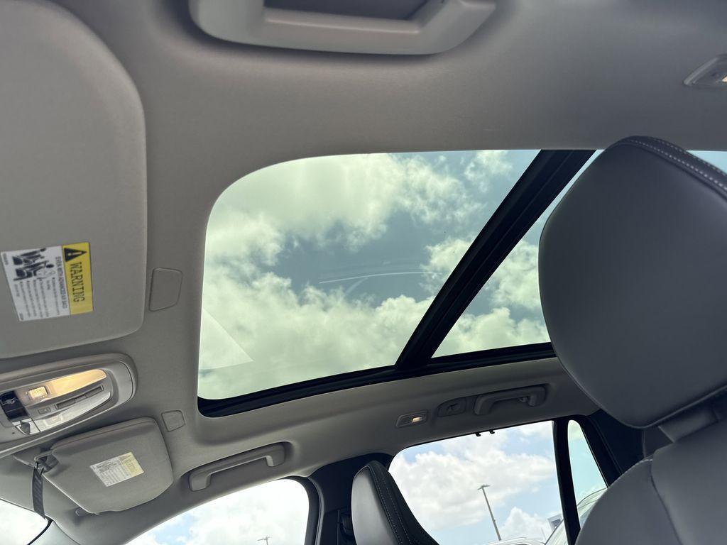 new 2025 Volvo XC90 car, priced at $73,640