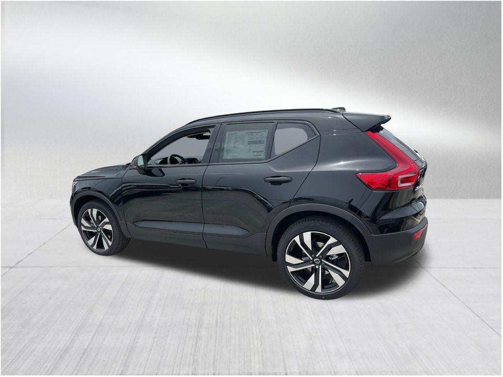 new 2025 Volvo XC40 car, priced at $49,040