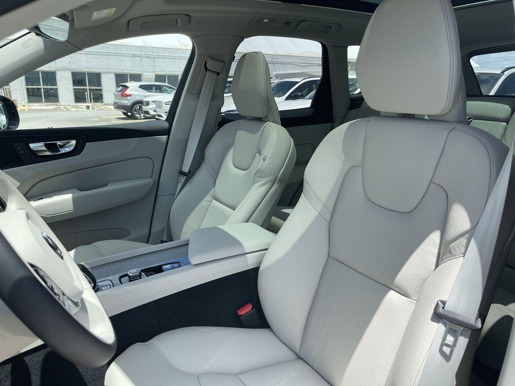 new 2025 Volvo XC60 car, priced at $53,725