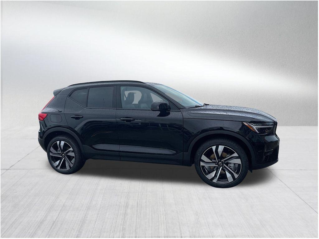 new 2025 Volvo XC40 car, priced at $44,415