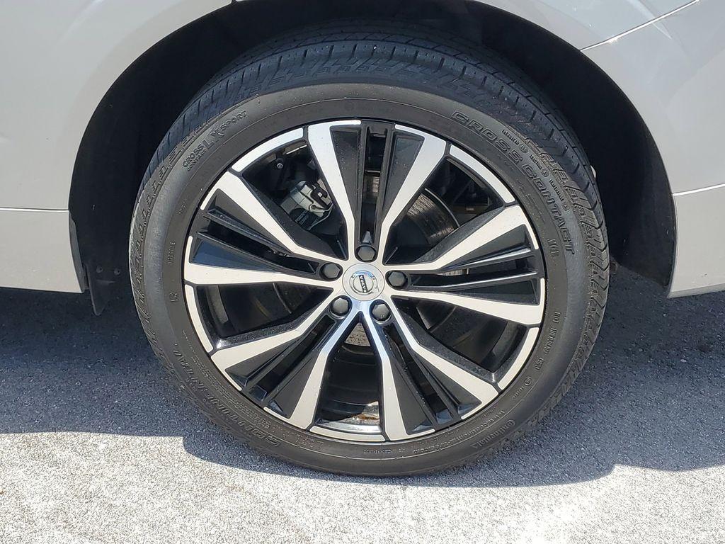 used 2023 Volvo XC60 car, priced at $32,990