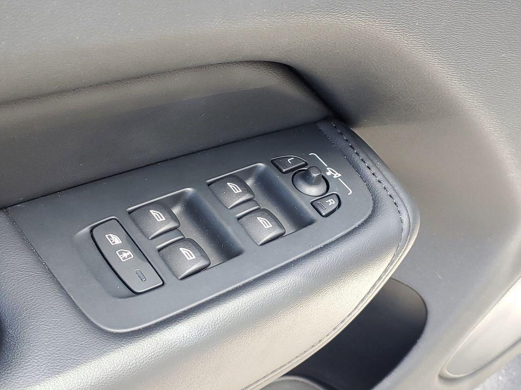 used 2023 Volvo XC60 car, priced at $32,990
