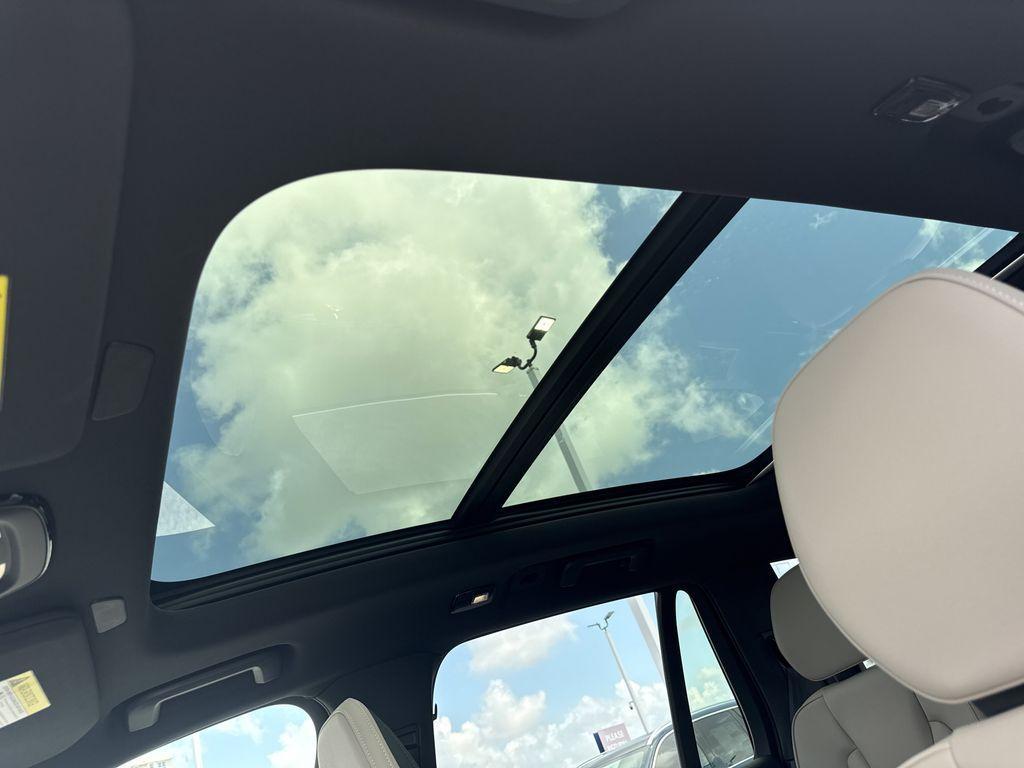 new 2025 Volvo XC90 car, priced at $62,504
