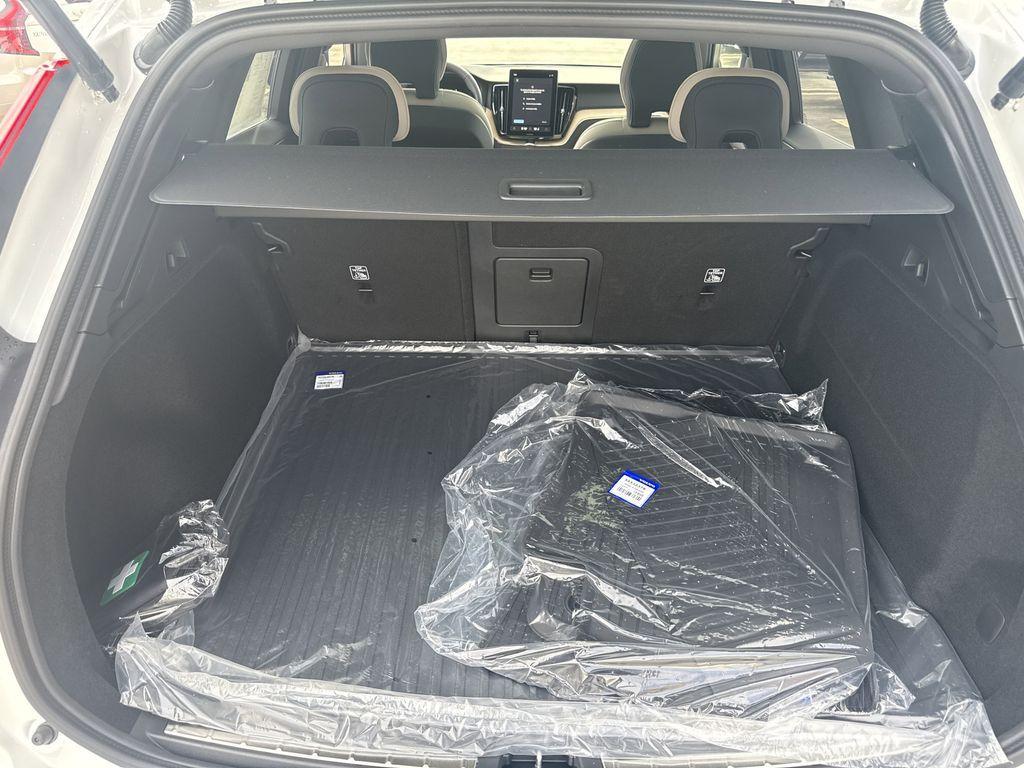 new 2026 Volvo XC60 car, priced at $55,710