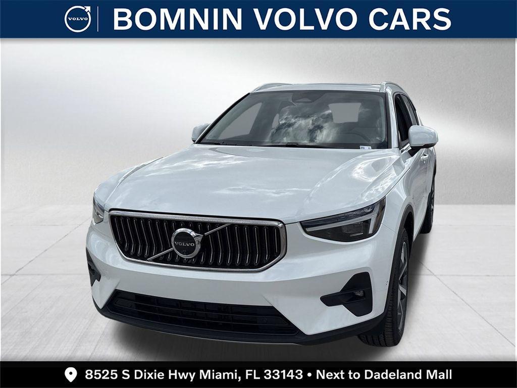 new 2025 Volvo XC40 car, priced at $45,315