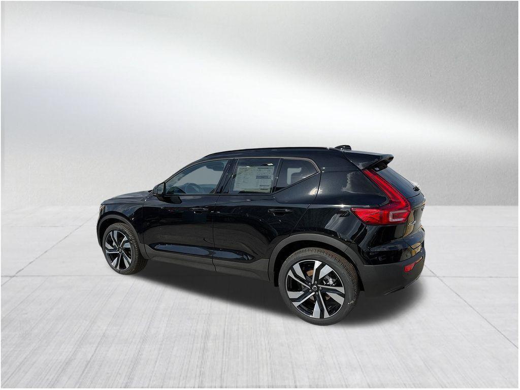 new 2025 Volvo XC40 car, priced at $48,995