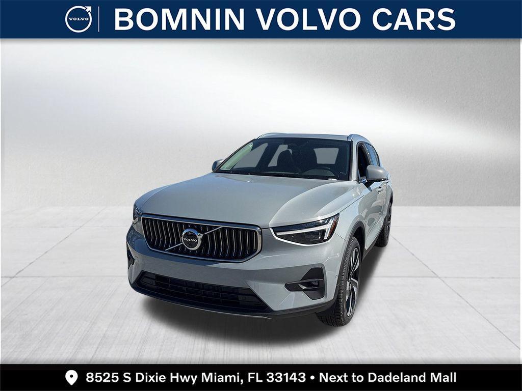 new 2025 Volvo XC40 car, priced at $48,045