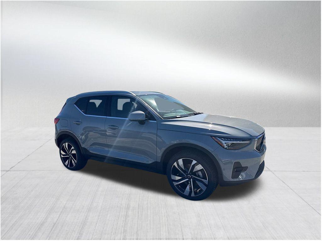 new 2025 Volvo XC40 car, priced at $48,045