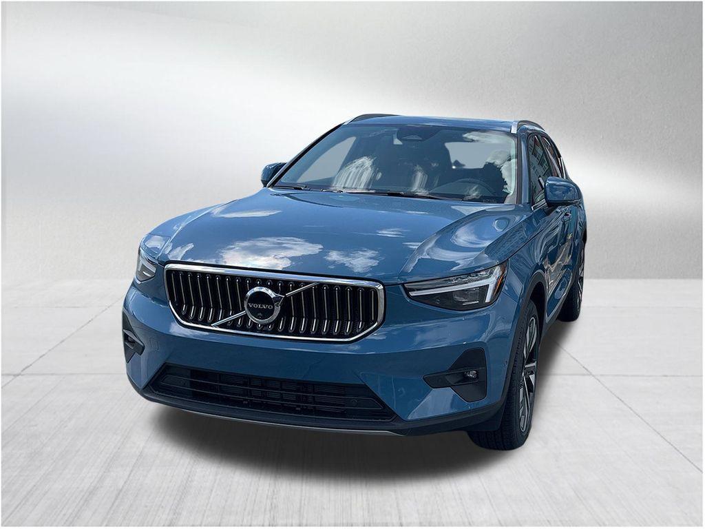 new 2025 Volvo XC40 car, priced at $49,040