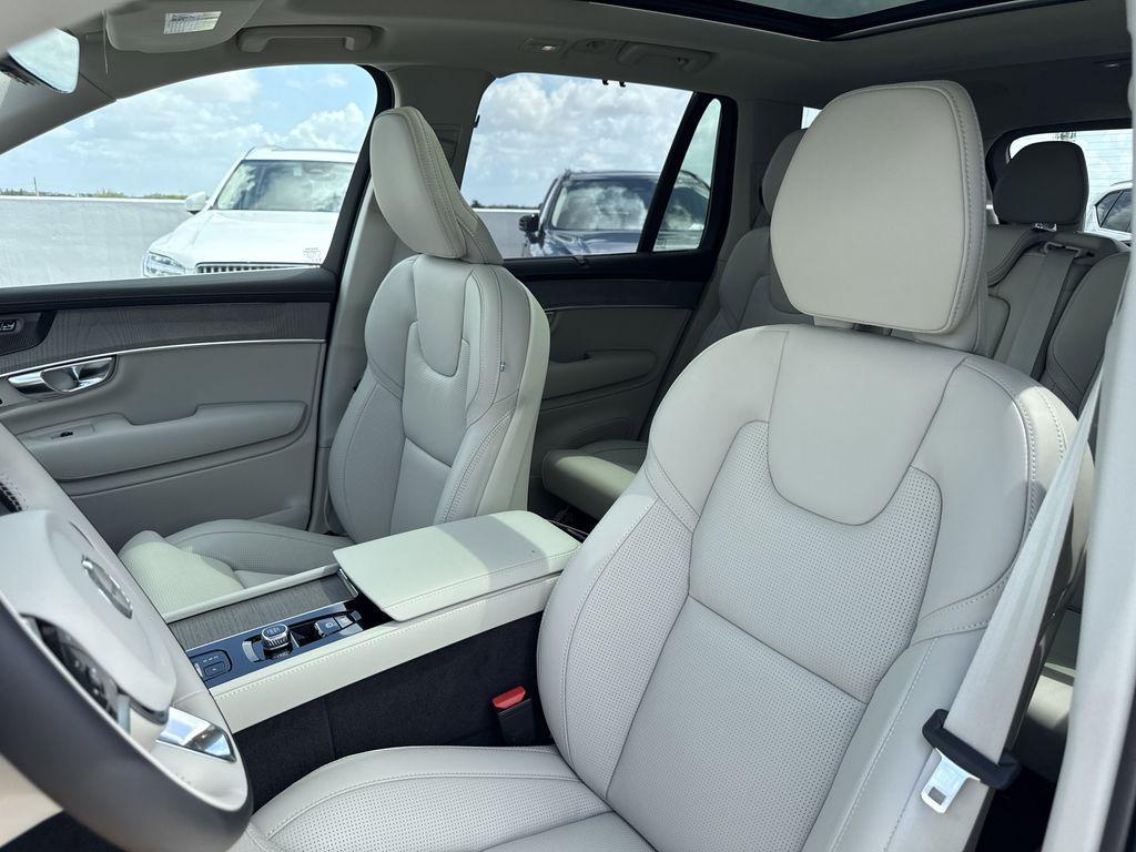 new 2025 Volvo XC90 Plug-In Hybrid car, priced at $75,992