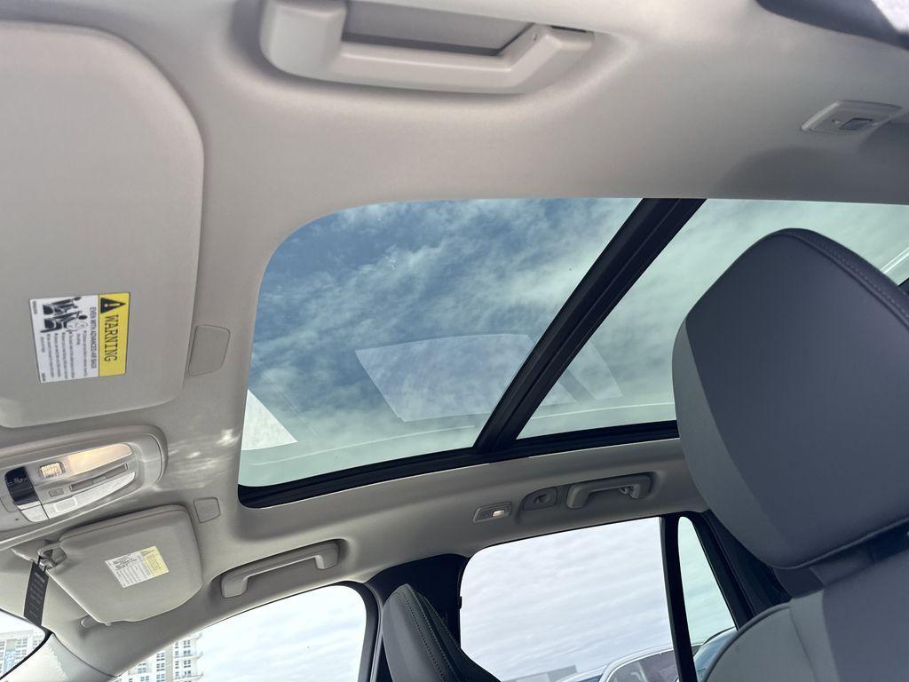 new 2025 Volvo XC90 car, priced at $65,945