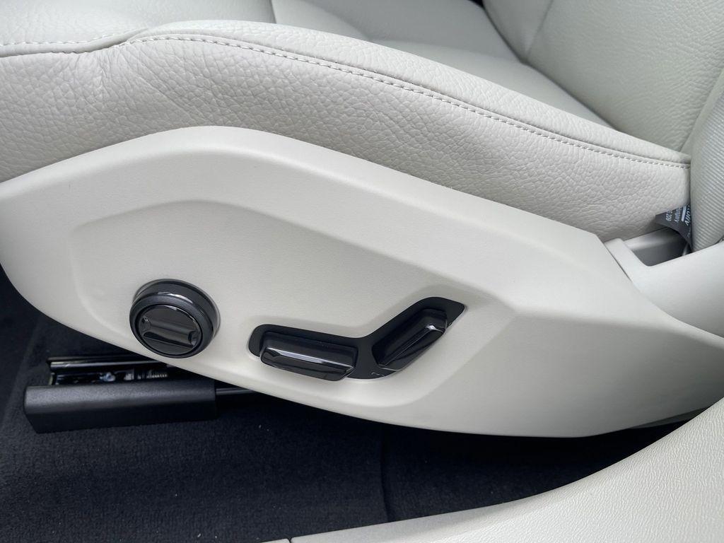 new 2025 Volvo XC60 car, priced at $53,610