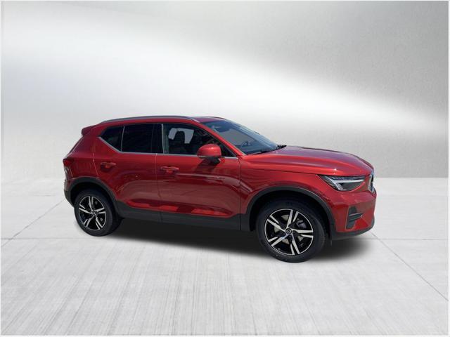 new 2025 Volvo XC40 car, priced at $40,665