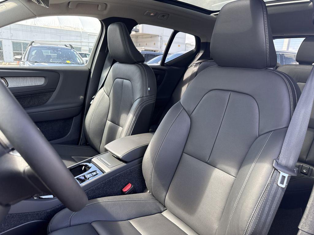 new 2025 Volvo XC40 car, priced at $51,445