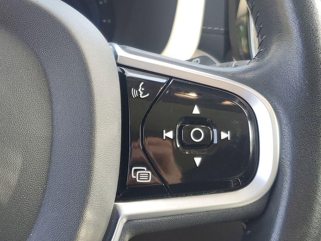 used 2022 Volvo XC60 car, priced at $36,490