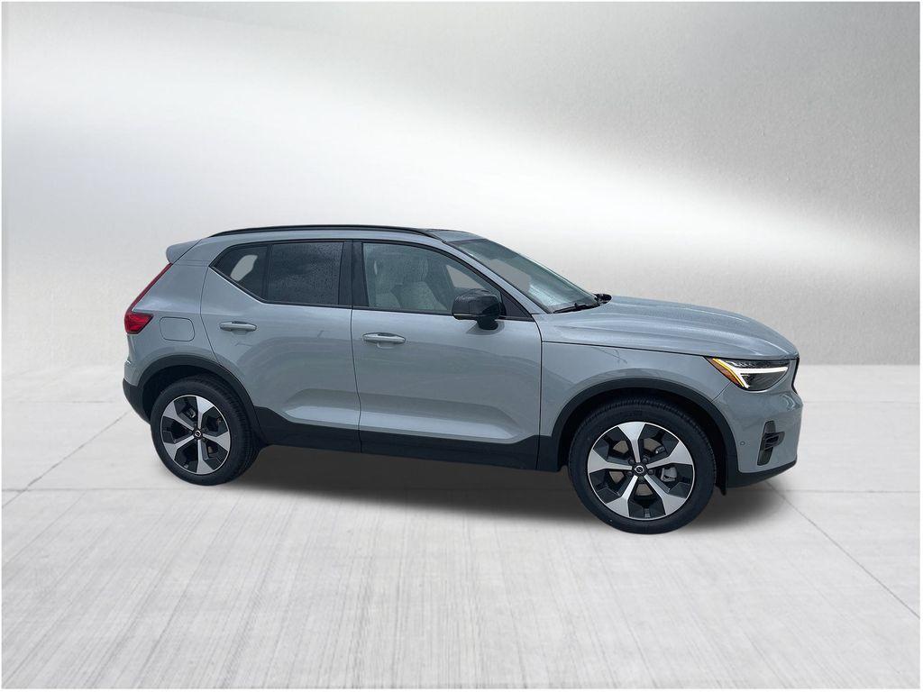 new 2025 Volvo XC40 car, priced at $45,315