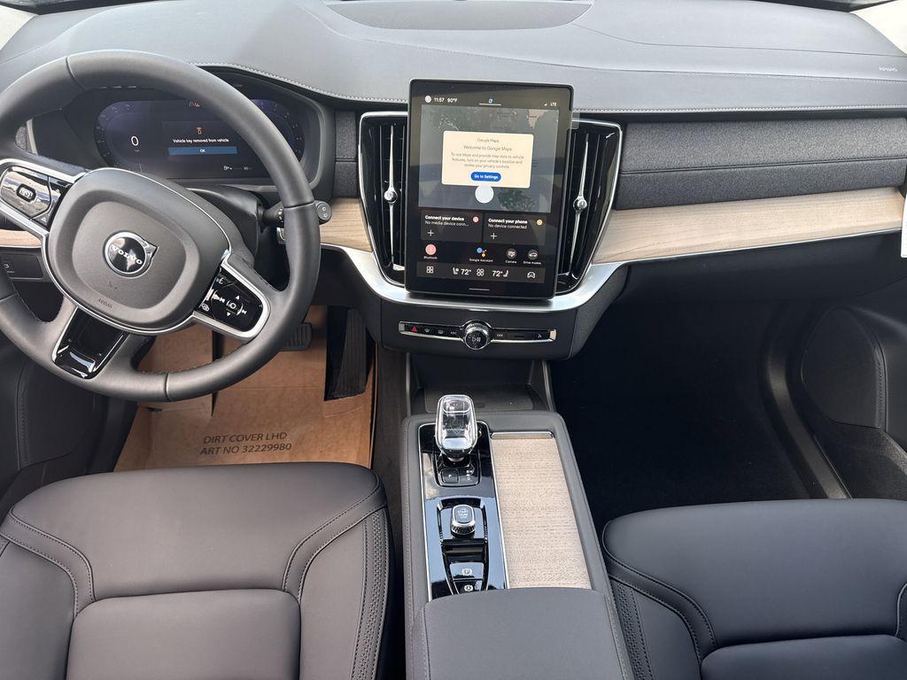 new 2025 Volvo XC90 car, priced at $59,045