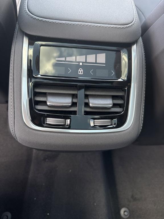 new 2025 Volvo XC90 car, priced at $59,045