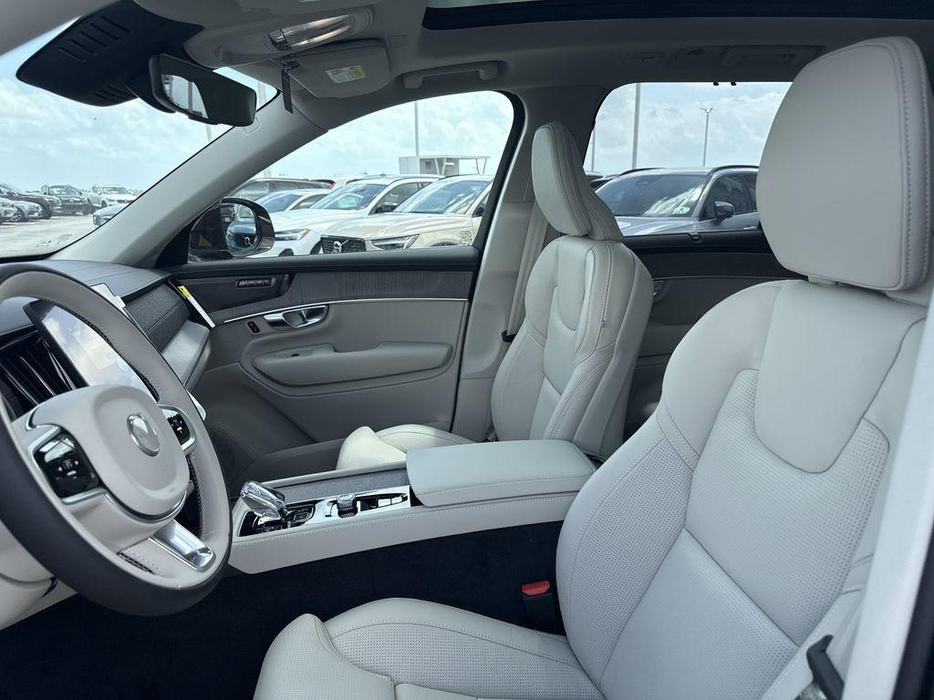 new 2025 Volvo XC90 car, priced at $73,555
