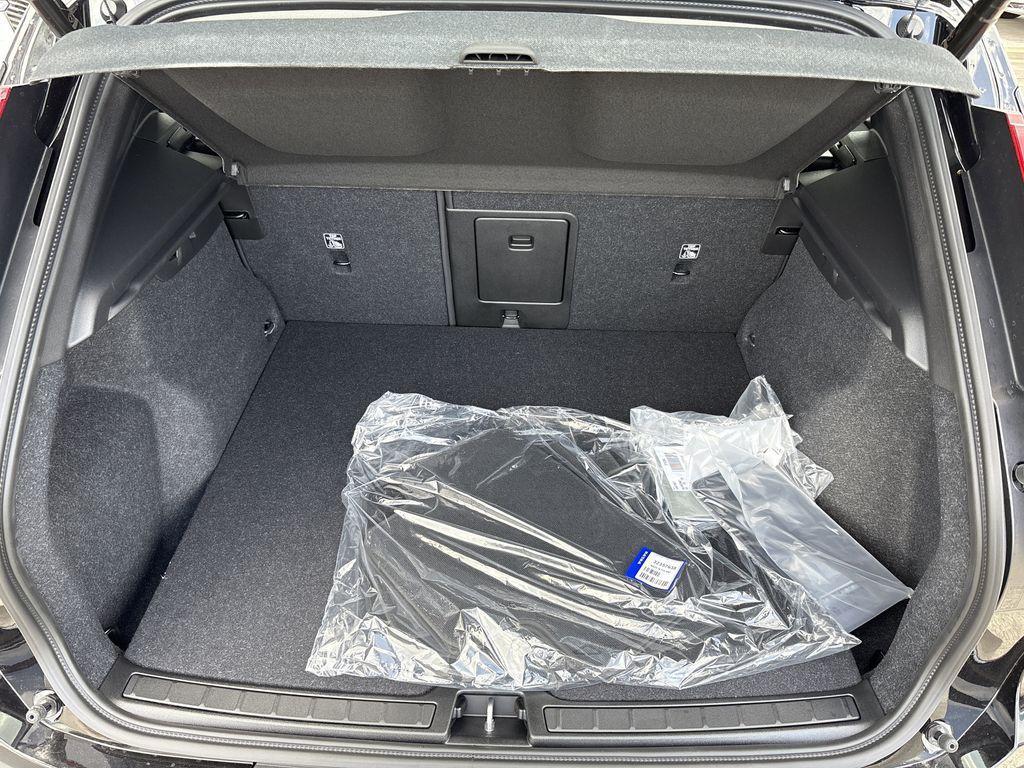 new 2026 Volvo XC40 car, priced at $41,045