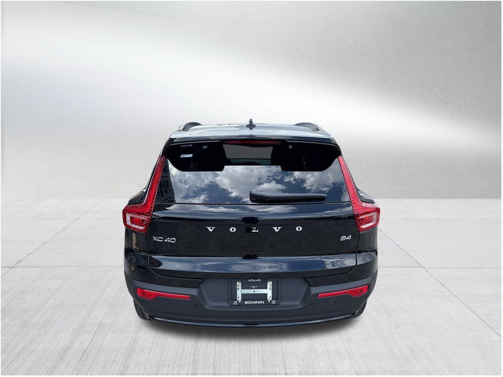 new 2026 Volvo XC40 car, priced at $41,045