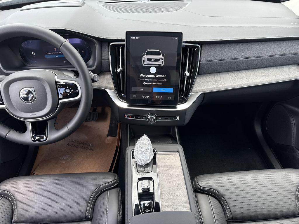 new 2025 Volvo XC90 car, priced at $72,055