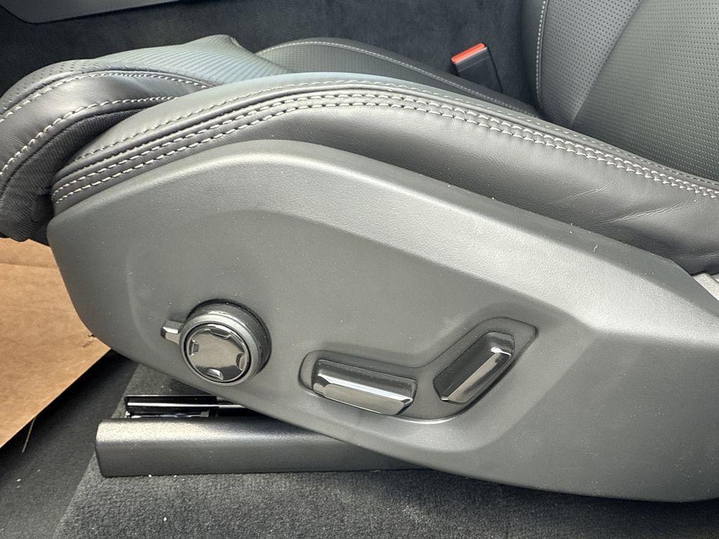 new 2025 Volvo XC90 car, priced at $72,055