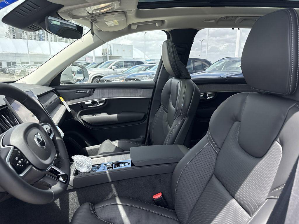 new 2025 Volvo XC90 car, priced at $72,055