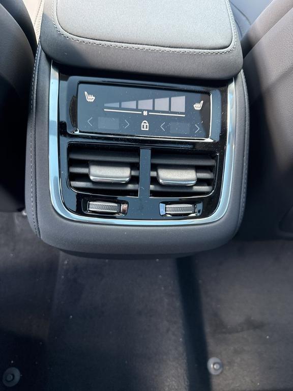 new 2025 Volvo XC90 car, priced at $64,445