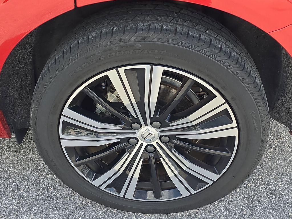 used 2022 Volvo XC60 car, priced at $28,990