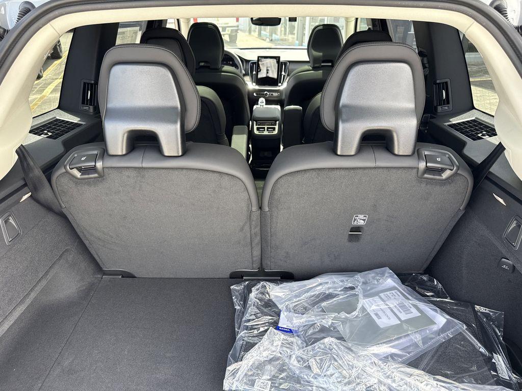 new 2025 Volvo XC90 car, priced at $62,984