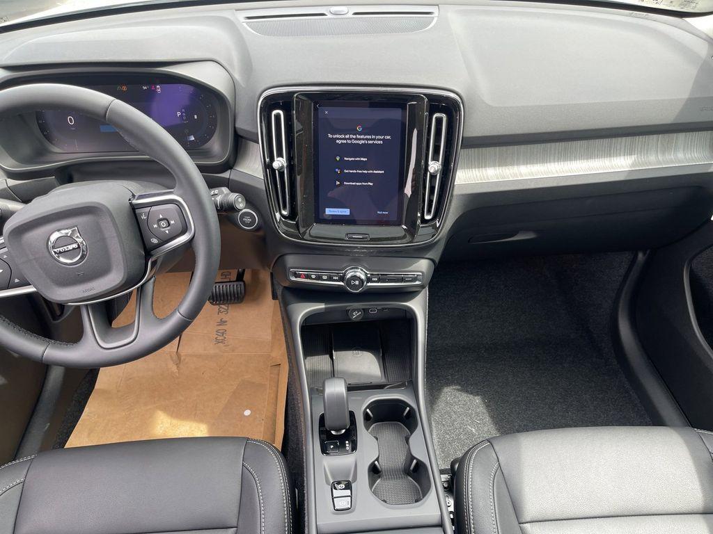 new 2025 Volvo XC40 car, priced at $45,035