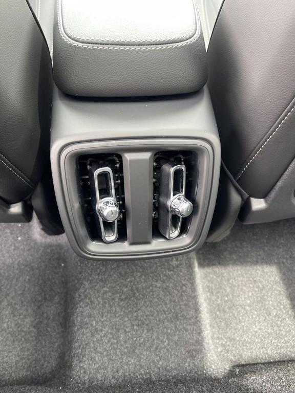 new 2025 Volvo XC40 car, priced at $45,035