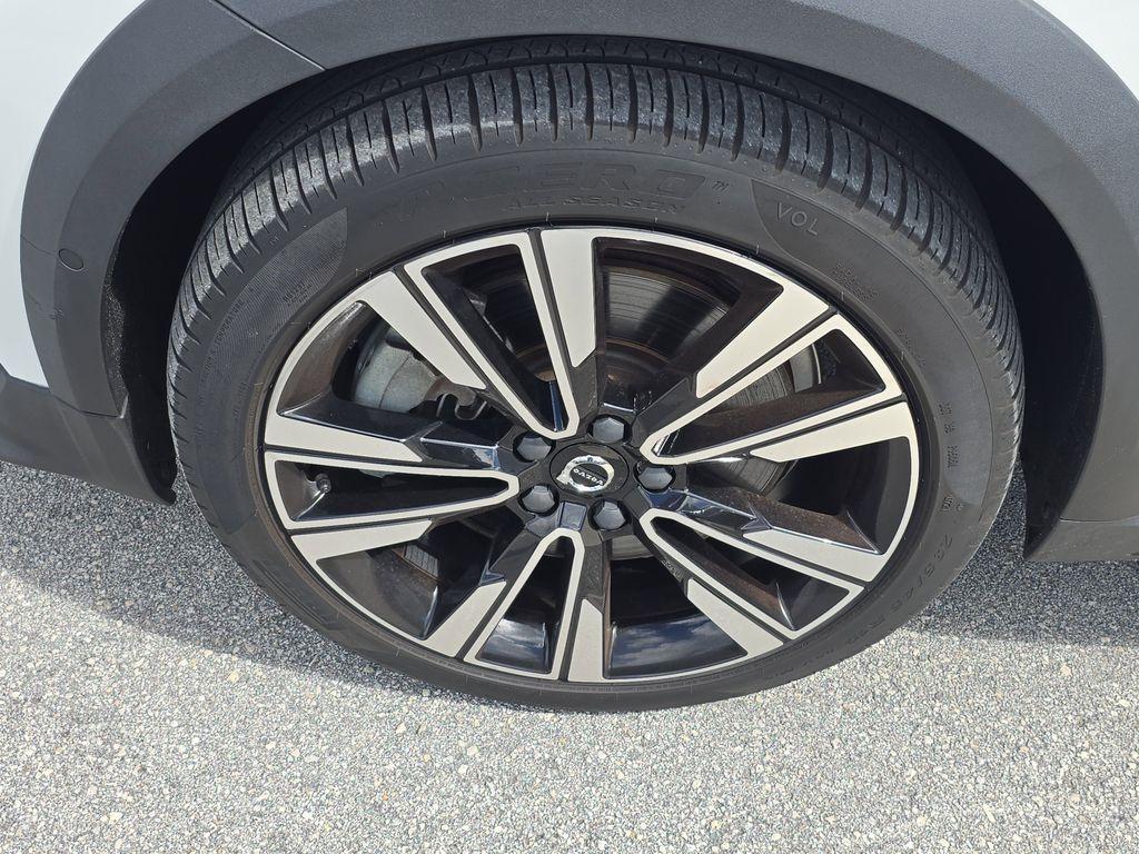 used 2022 Volvo V60 Cross Country car, priced at $32,990
